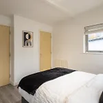 Host & Stay - Bradshaw Close