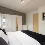 Host & Stay - Bradshaw Close