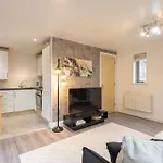 Host & Stay - Bradshaw Close